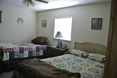 Rustic cabin on the Texas Red River Отели в г. Уилбаргер