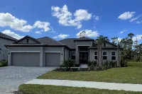 Modern Farmhouse-Inspired 3 Bed, 3 Bath Home - minutes from Ft. Myers airport فنادق في Gateway