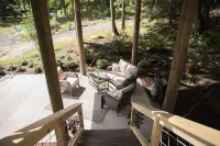 Cottage in the Woods B&B - Owl's Nest  - Treehouse -2mi. from falls trailhead Hotels in Fairmount Township