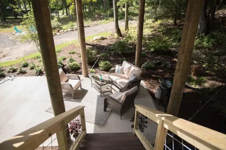 Cottage in the Woods B&B - Owl's Nest  - Treehouse -2mi. from falls trailhead