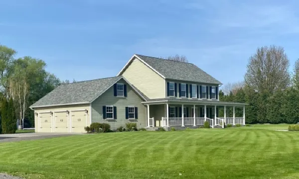 Charming Wine lovers Farm House with heated Pool & Hot tub!!