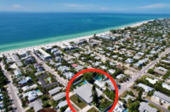 Newly renovated  Cozy Beach Cottage A1/2 of a duplex, 3min walk to beach