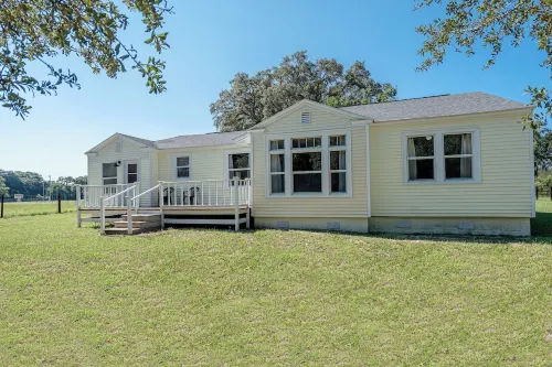 Lemonade Acres, Where Horses Stay for Free!