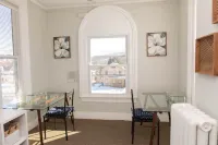 Lovely 3 Bedroom Unit for Longer Stays Hotels in Bristol