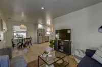 Charming downtown bungalow on Park Avenue