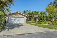 Private Backyard w/ Heated Pool Near Anna Maria Island & Siesta Key Beaches!