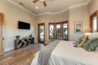 Lakeview Luxury: Pool, Spa, Fire Pit + 7Br Villa Hotels near Marketplace at Town Center