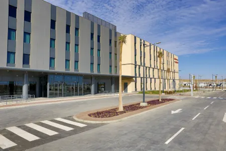 Hampton by Hilton Sharma Neom Community 1 Отели в г. Duba