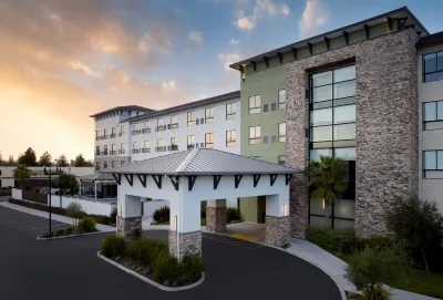 Hotel Centro Sonoma Wine Country, Tapestry by Hilton 羅內特帕克酒店