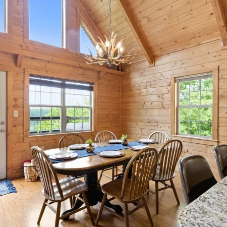 Monteagle Cabin, Views! Hot Tub!