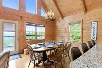 Monteagle Cabin, Views! Hot Tub!