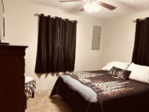 3 bedroom 1 full bath cabin 10 minutes from Cave Run Lake