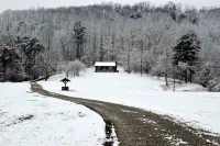 Workman's Wildlife Haven, Secluded country setting vacation cabin