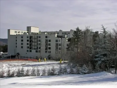 March Deals - Silvercreek Lodge! 2BDR/2Bath. Ski In/Out, Wifi, Pool, Hot Tub Hotels in 