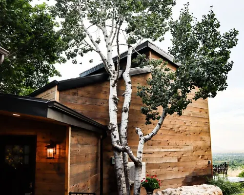 Cliffside haven to take your breath away! Hotels in Holladay