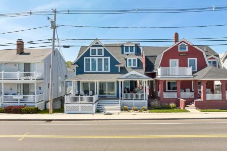 BLUE WAVE : Unique and cozy Beach House at Long Sand Beach in York! Отели рядом с достопримечательностью «Лонг Сандс Бич»