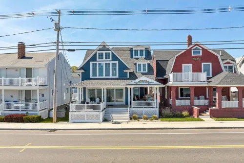 BLUE WAVE : Unique and cozy Beach House at Long Sand Beach in York!