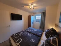 Gemütliche Ferienwohnung in Hooksiel im Wangeland, mit Infrarot Kabine Hotels in Hooksiel