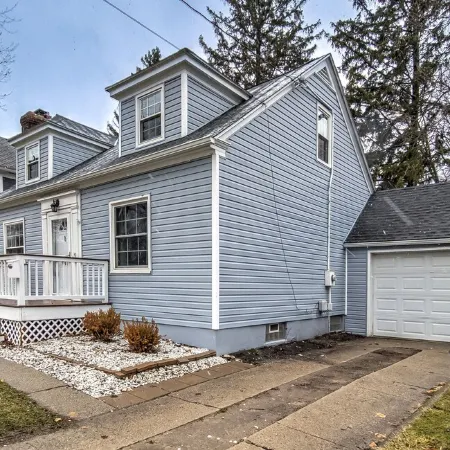 Great location to MSU! Charming 3 bedroom, 2.5 bathroom house.
