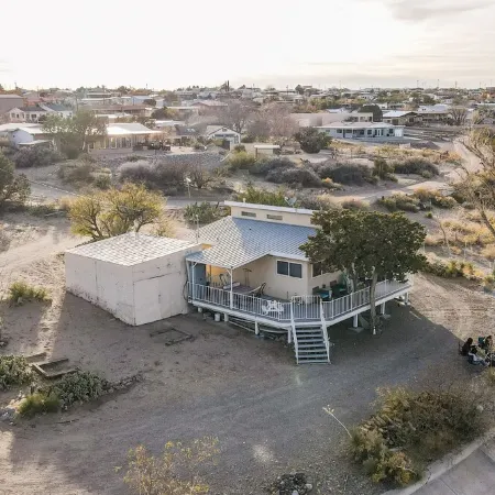 Beach Front Home, King Bed, Million Dollar Deckview, and Steps to the Beach