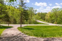 Private 3BR/2BA Territory Home Nestled in the Trees