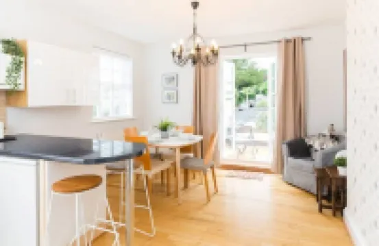Malvern Wells Apartment with Lovely Balcony Views