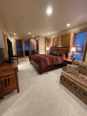 4 Bedroom Ski In/Out Black Eagle Townhome