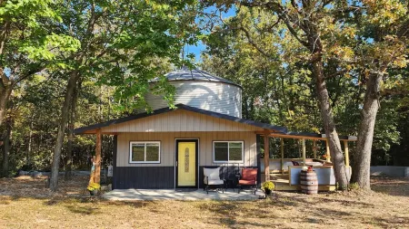 Cozy Retreat Surrounded by Nature