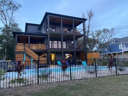 Harrell’s Haven-Waterfront, Dock, Pool/Hot tub