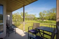 Waterwheel Escape - River access+2pools+4 hot tubs