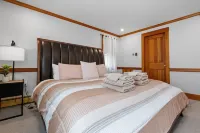 Mountain Top Hideaway 10 Min to North Conway & 5 Min Saco River, Pet Friendly