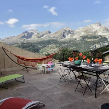 Le Cabanou - Private Spa in the Countryside. Quiet, Natural Setting with Superb Views