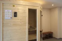 Vacation apartment with heated indoor pool and sauna - Haus Meta Whg. 2 Hotels in Weener