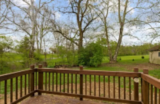 Cozy Cabin/ 2 queen beds/ Loft - 2 beds / Country Side - Central location