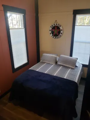 Chateau Monroe - Rustic feel with modern convenience