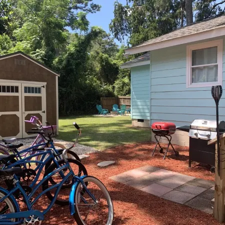 Pawleys Paradise! ~1/2 mile to the Beach. 3BR/3 Full BA. FREE Bikes included.