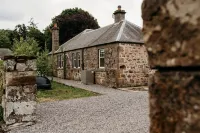 Luxury 2 Bedroom Countryside Cottage Close to the Beach.