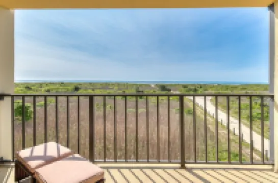 2b/2b Beachfront Oceanview with POOL