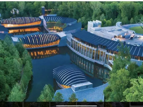 Cute & Cozy Downtown Cottage - Biking, Burgers, & Trails nearby