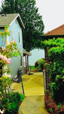 Cozy Studio 1BR, Home Lake View Full Access to Lake 6min to Airport.