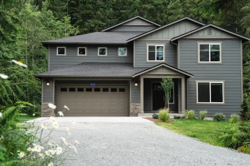 North Cascades Escape- spacious 5 bedroom, Hot Tub,  family-friendly, WiFi, AC Hotel a Skagit County