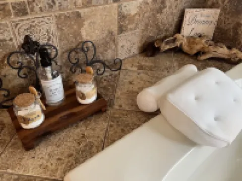 Quiet and relaxing , located in the heart of Iron Mountain