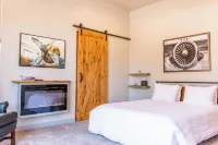 Hanging in Sedona, Hot Tub, Heated Pool, Trail Access, and No Checkout Chores!