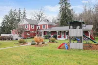 Family Friendly and great for reunions and groups.