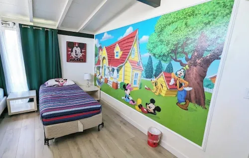 Near Disneyland and Knott's Berry Farm Pool house with Arcade, and putting green