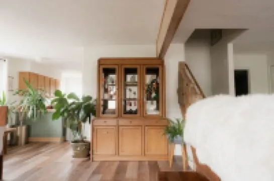 🦙 Lava Yay Frame - Bright High desert Cabin.