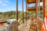 Luxury/Cozy SMOKY MTN GETAWAY Cabin-Location-View-HotTub+more