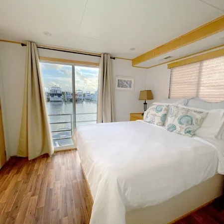 Aqua Lodge Houseboat "Calypso"