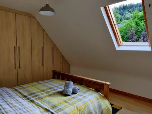 Apiary Apartment (Private Balcony & 2mins to Sea)