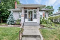 Modern Home, Walking Distance to Notre Dame and Downtown South Bend